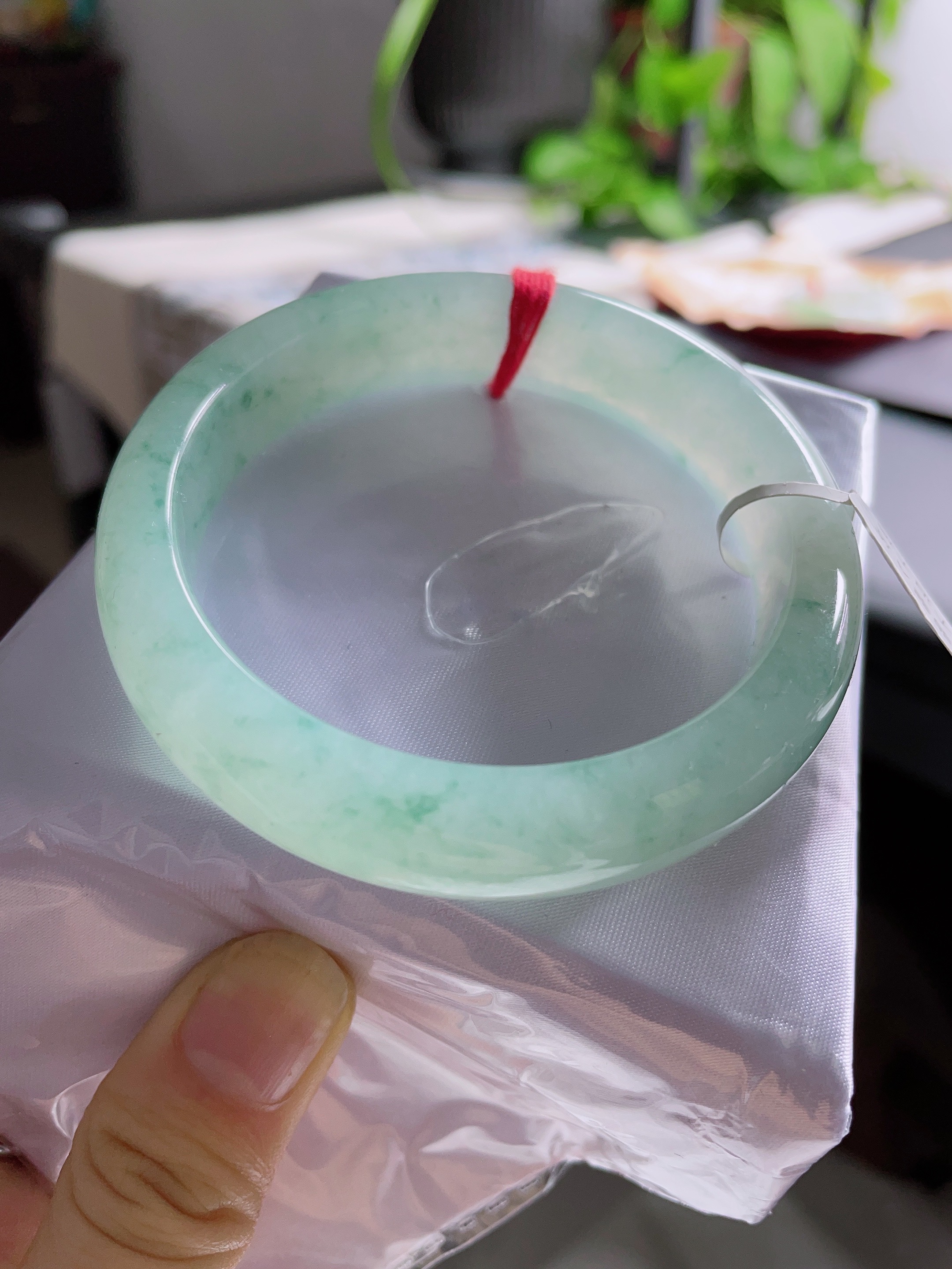 正品天然翡翠手镯冰种飘花56-57圈口手镯