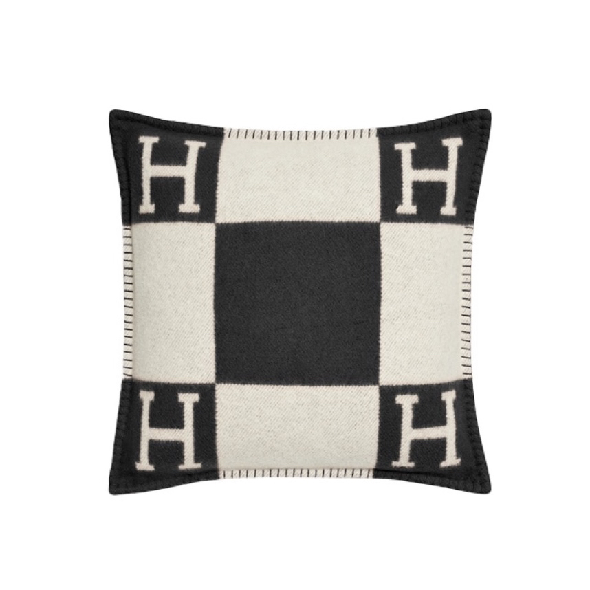 99新 Hermes/爱马仕 黑白抱枕H logo枕头