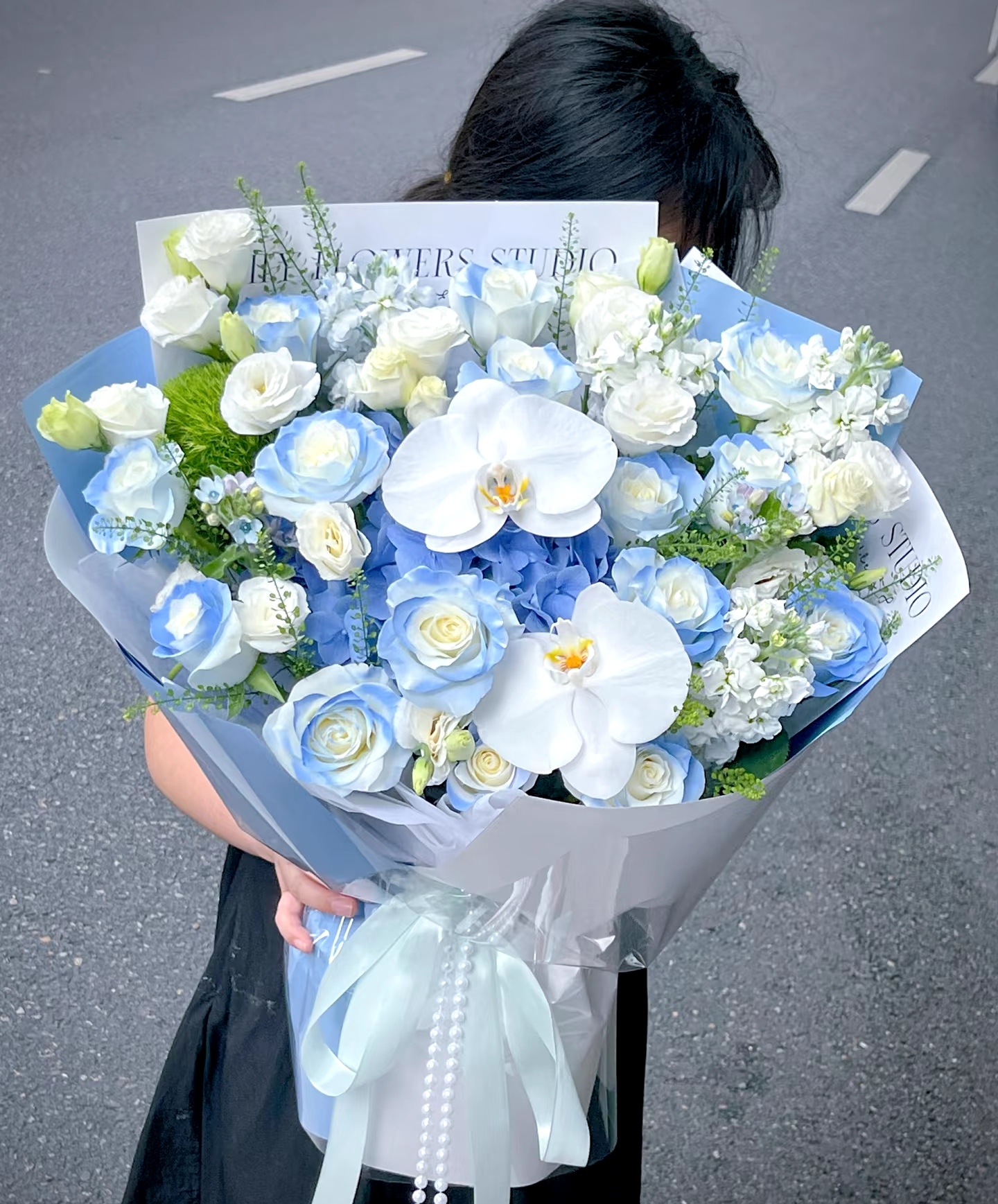 《平安喜乐》碎冰蓝洋桔梗蝴蝶兰高端话术