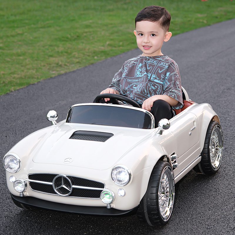 复古儿童电动汽车加大遥控玩具车可坐人带摇摆儿童车电动车