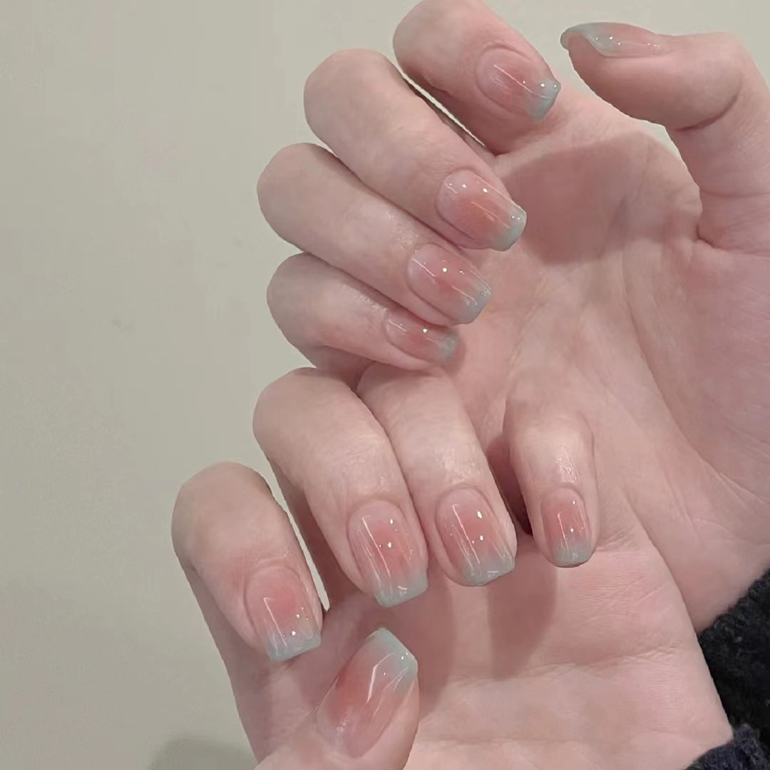 春日雾霾蓝法式腮红美甲贴温柔甜美少女显白穿戴甲可拆卸指甲贴片
