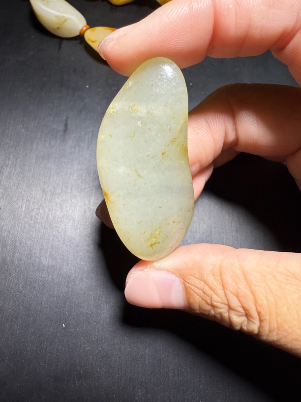 和田玉吊坠，克重24.3