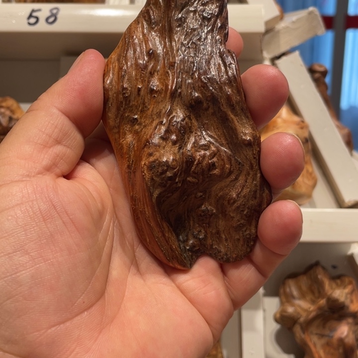 【闪购商品】柏木（崖柏）女****中崖柏蚂蚁腿手把件