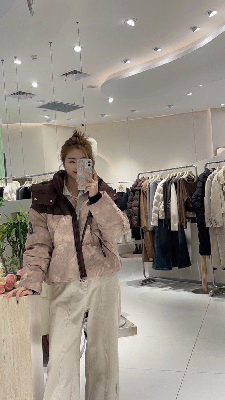 艾然 4D10710时尚拼色扎染短款羽绒服女冬季小个子宽松保暖外套