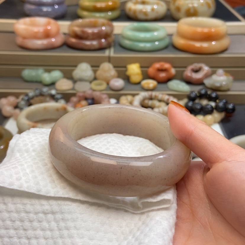 【闪购商品】石英质玉手镯未镶嵌金*