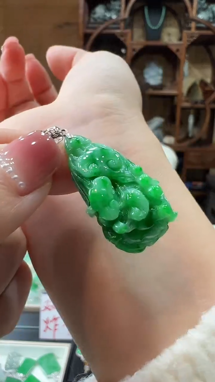 【闪购商品】翡翠颈饰18K金镶嵌挂件
