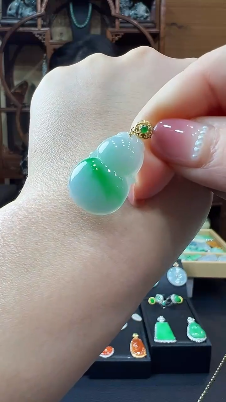 【闪购商品】翡翠颈饰18K金镶嵌挂件