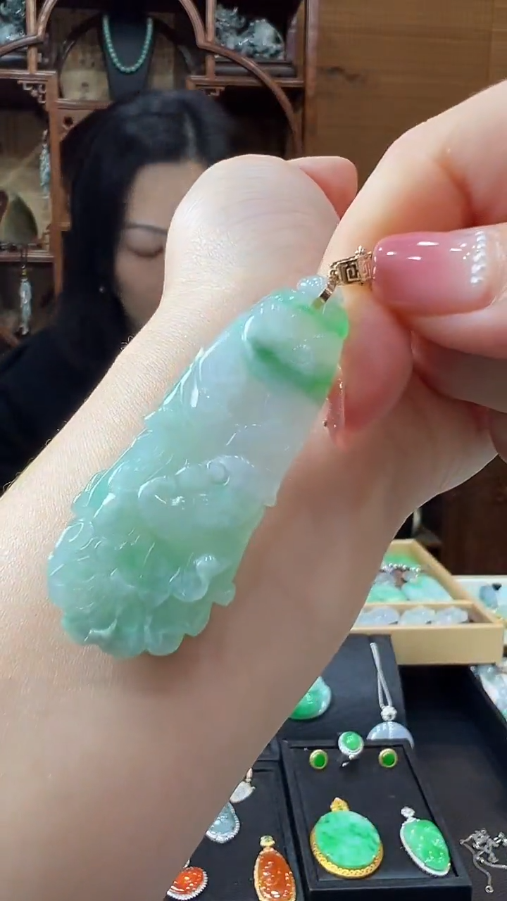 【闪购商品】翡翠颈饰18K金镶嵌挂件