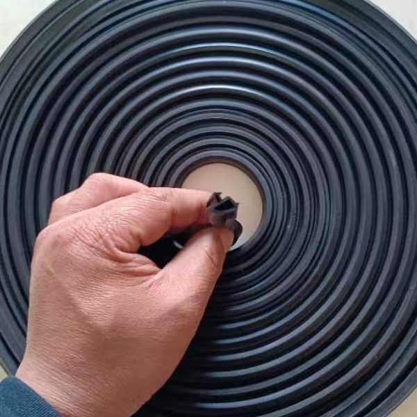 塑钢窗门密封胶条复合发泡胶条门窗专用密封条中国产