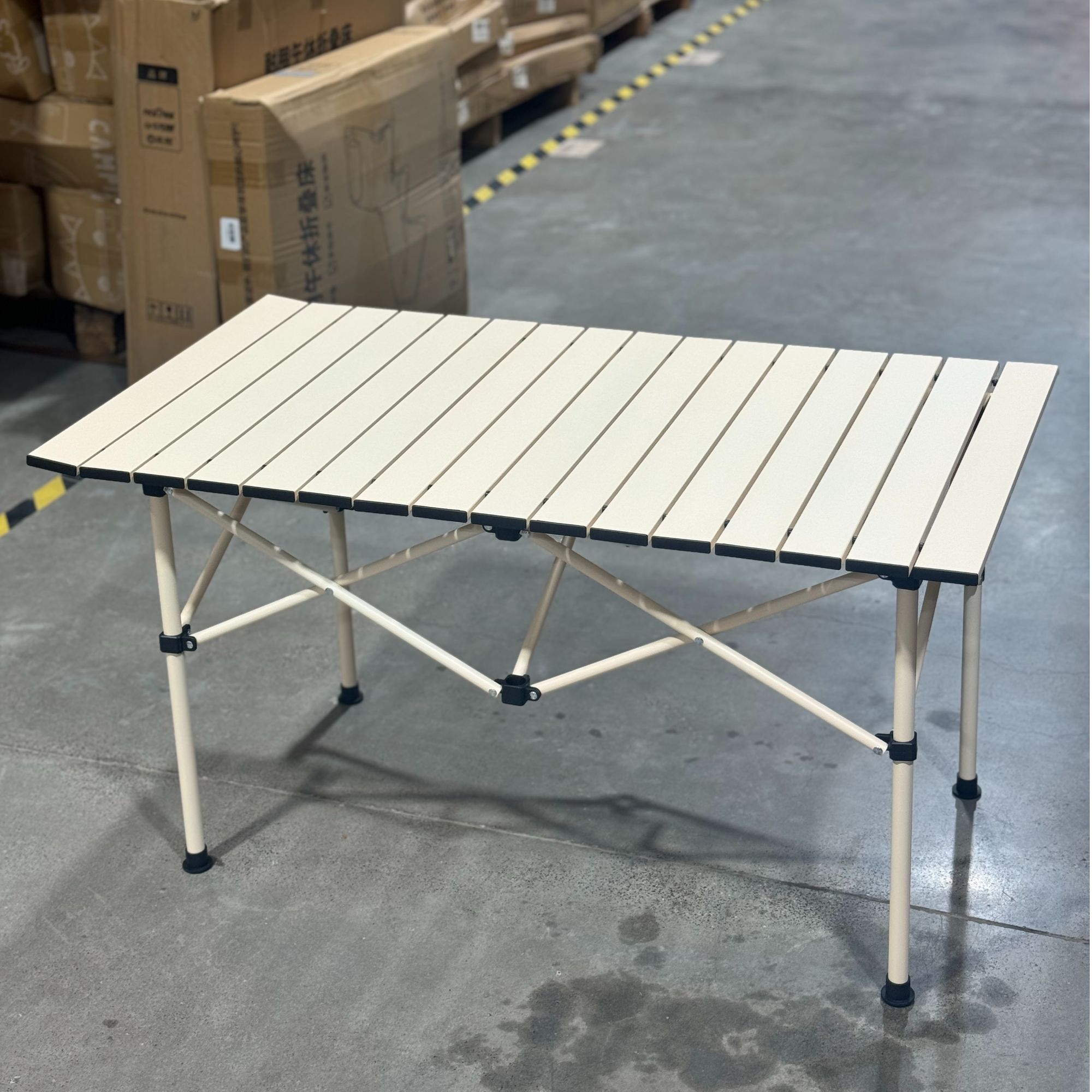 出美国很扎实的户外折叠桌蛋卷桌-米色