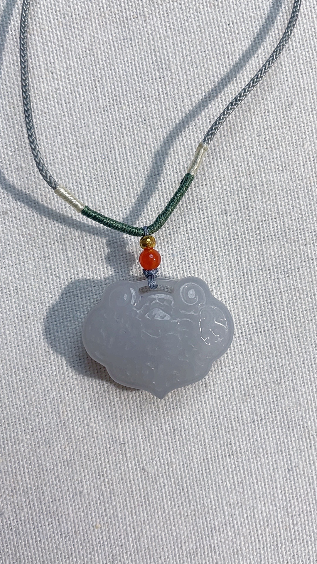 天然和田玉冰烟紫童心锁吊坠时尚气质