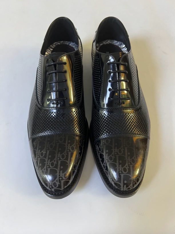 T29B休闲男皮鞋打孔皮鞋透气防滑耐磨