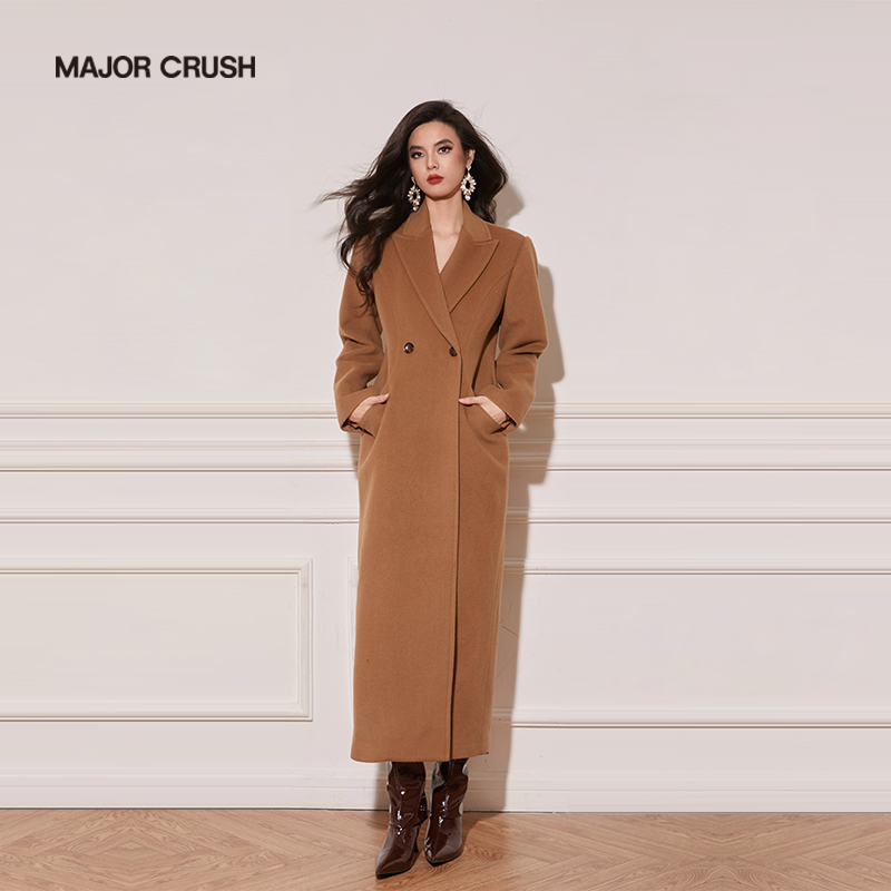 MAJOR CRUSH气质时髦杏仁色外套中长款保暖舒适大衣6318