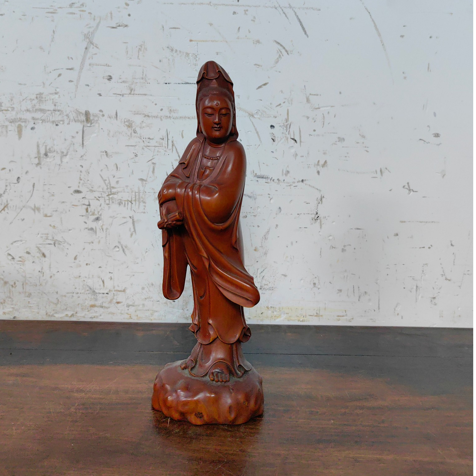 旧藏  小叶黄杨木持书观音菩萨摆件 尺寸高24.5cm长8cm宽7.5cm