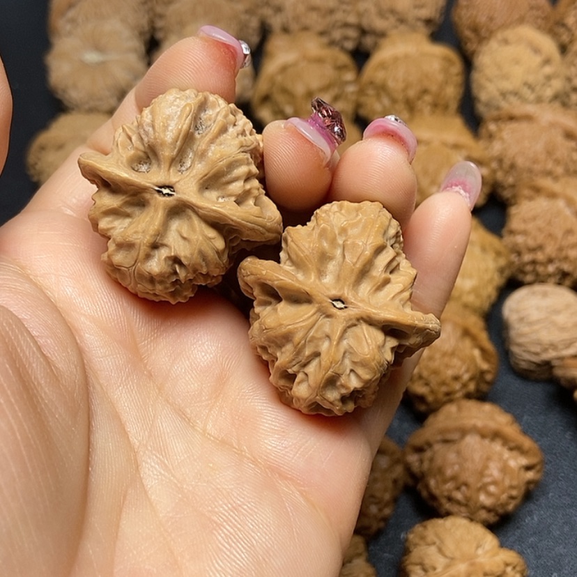 【闪购商品】文玩核桃把件富*～