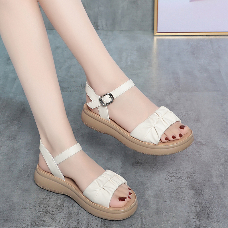 妈妈凉鞋夏季2024新款中年真皮老人防滑软底中老年女舒适平底