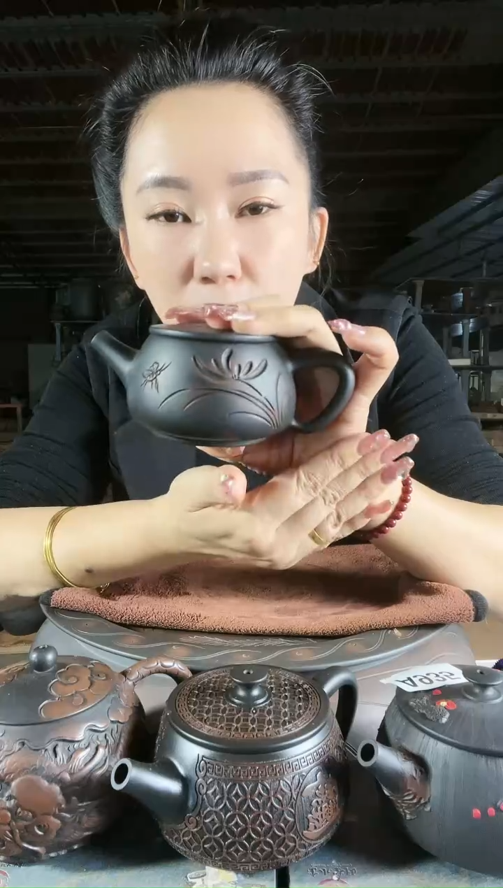 【闪购商品】陶瓷壶无礼盒球孔 半雕 兰花 大口汉瓦