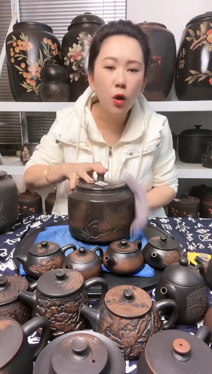 【闪购商品】陶瓷壶瑕疵 茶叶罐 里面边上裂 177