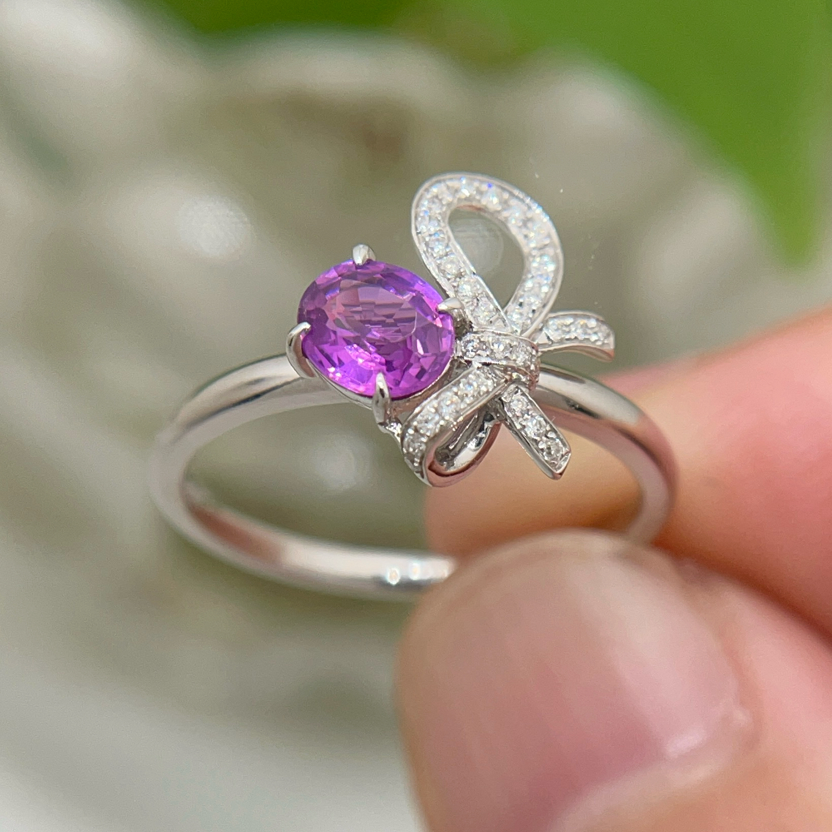 18K金粉色蓝宝石戒指