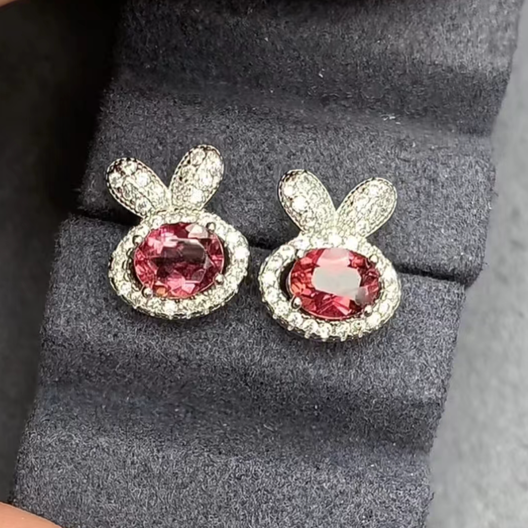 银925粉碧玺兔耳耳钉主石1.1克拉