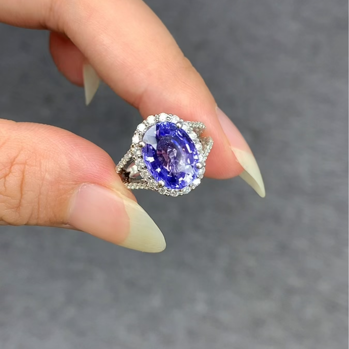 18K金坦桑石戒指5克拉