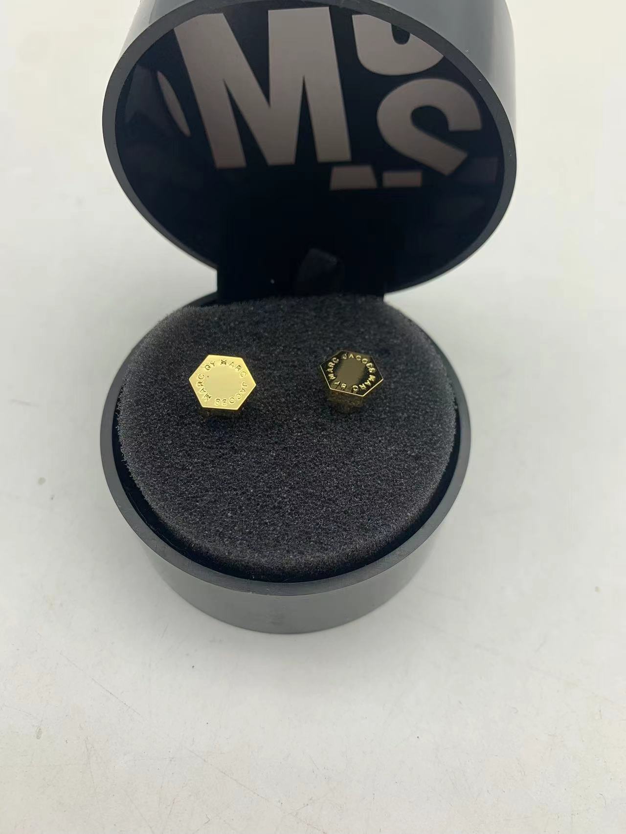 全新未使用  奢品中古捡漏/MarcJacobs/首饰/金色/231211002