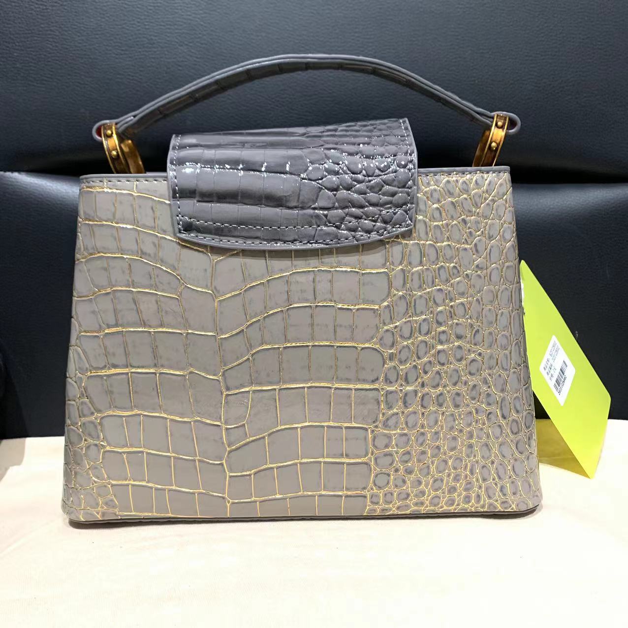 全新未使用  奢品中古捡漏/小众设计师款/箱包/9新/231226002