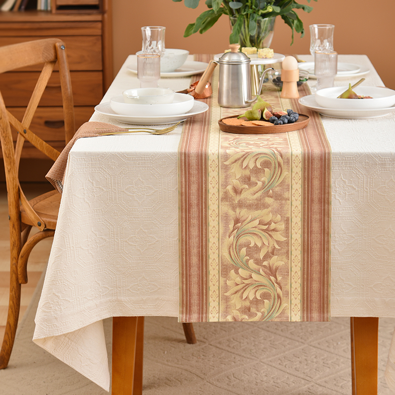 April Town/阳春小镇复古藤蔓桌旗