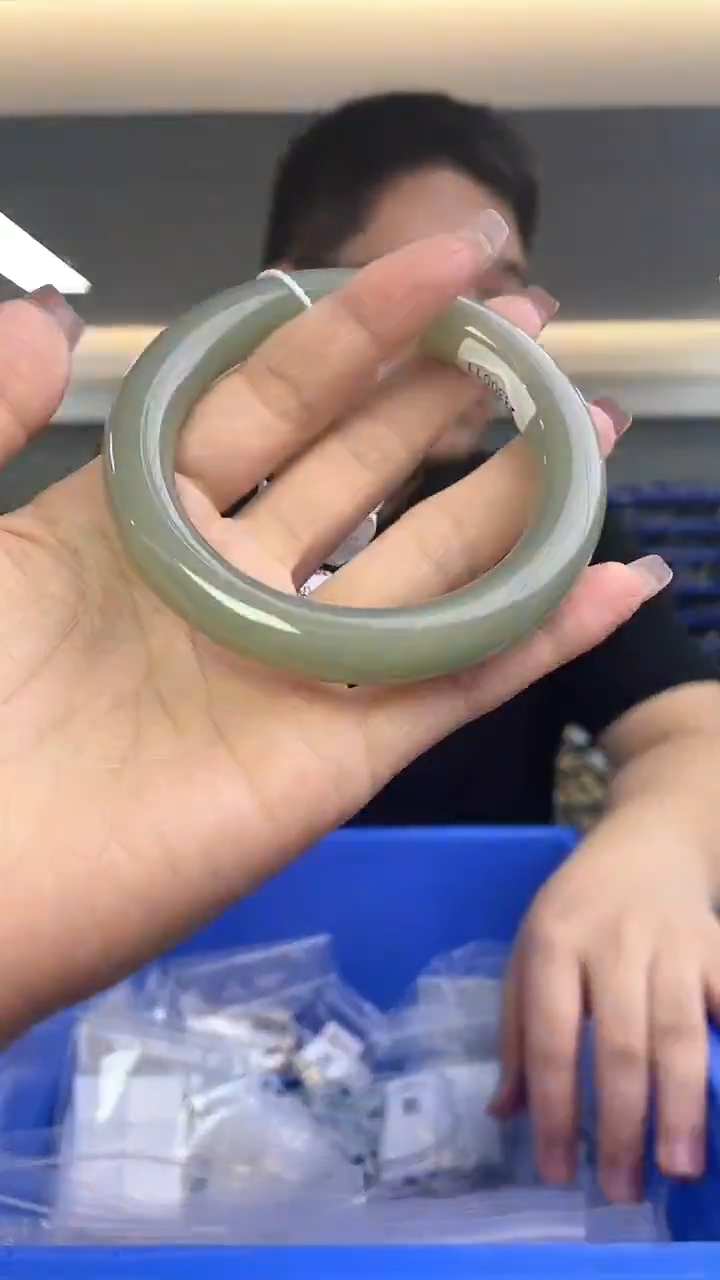 【闪购商品】和田玉`未镶嵌57-58多样性发一件