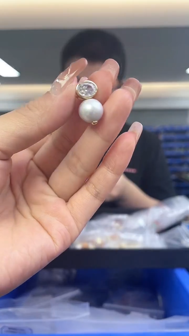 【闪购商品】淡水珍珠`未镶嵌多样性发一件