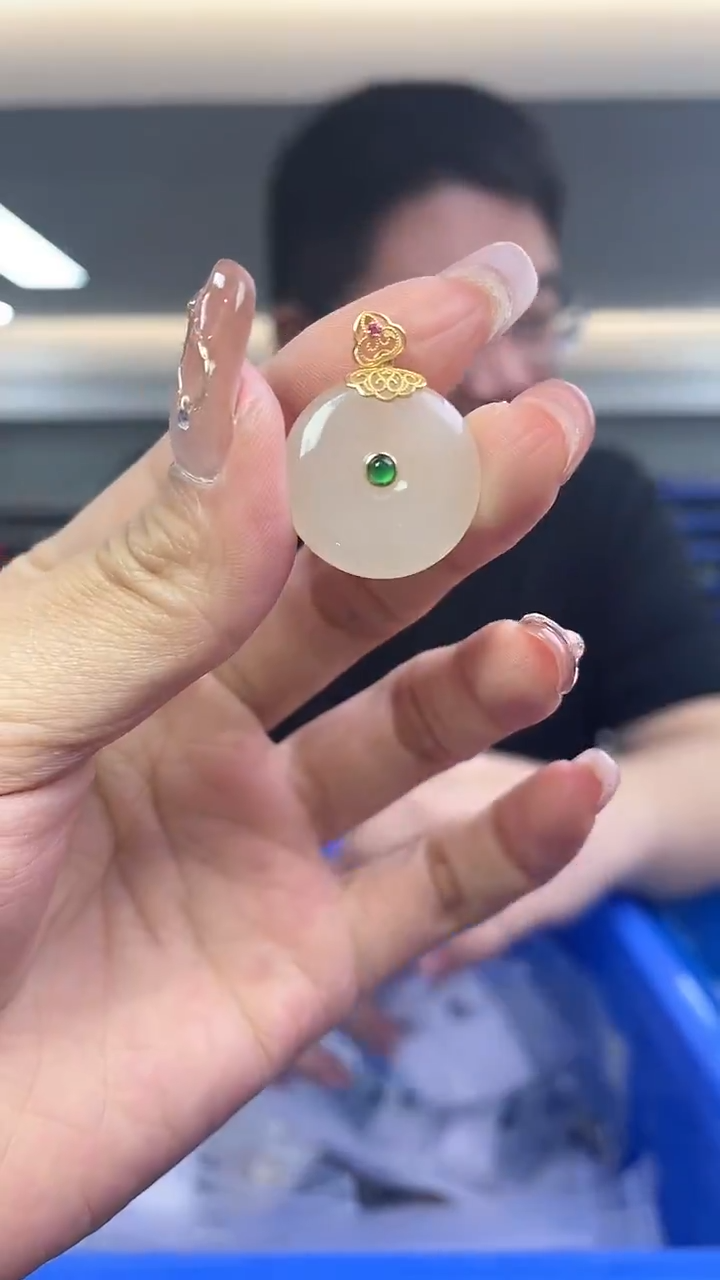 【闪购商品】和田玉`18K金镶嵌多样性发一件