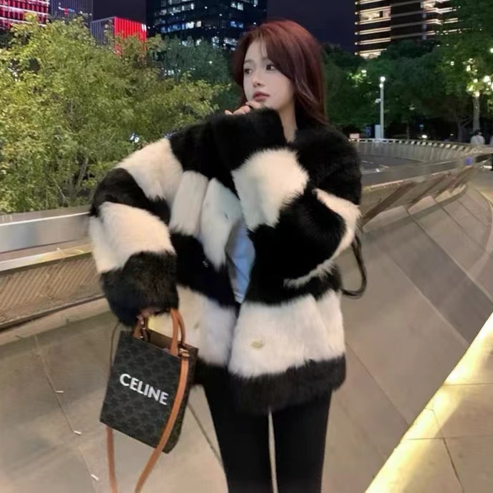 2401海宁小狐狸毛绒拼色外套毛绒外套女