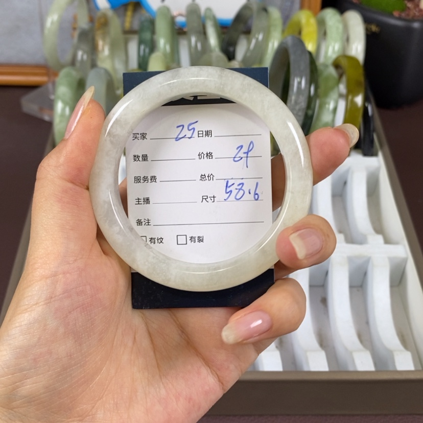 【闪购商品】蛇纹石玉手镯未镶嵌