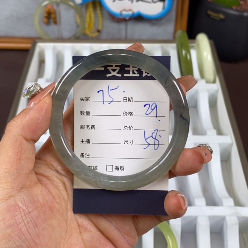 【闪购商品】蛇纹石玉手镯未镶嵌