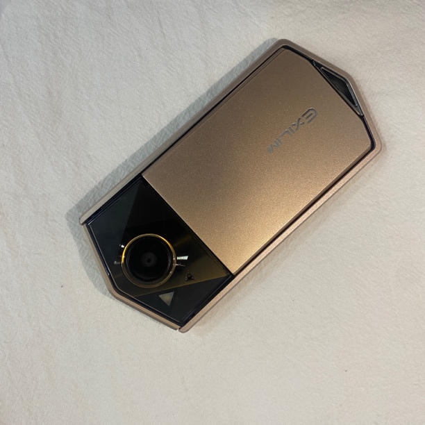 卡｜西欧Tr600 1200万像素Wi-Fi传图 翻转屏数码相机