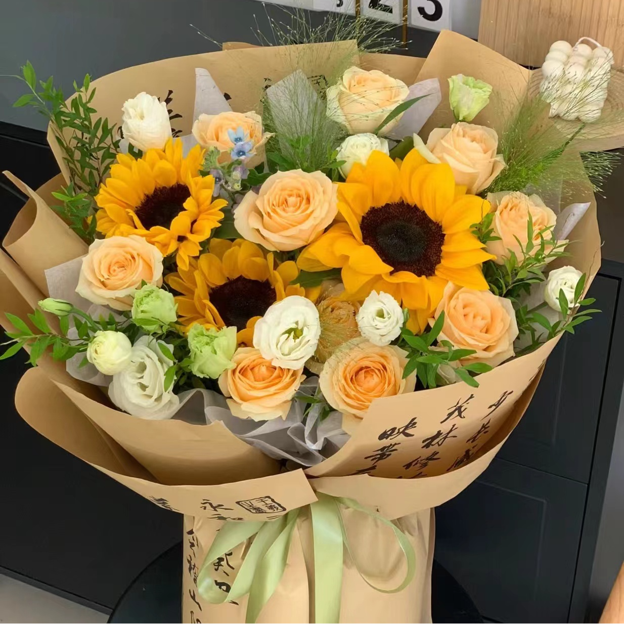 3支 向日葵香槟玫瑰混搭花束