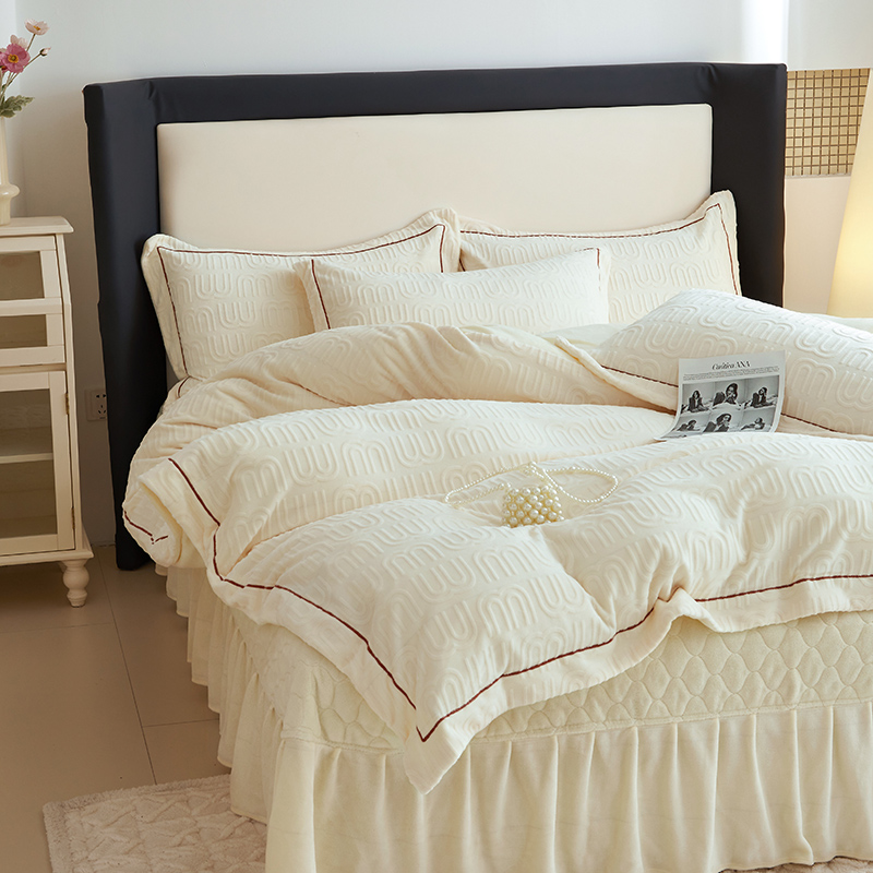 【春节不打烊】雕花牛奶绒床盖四件套 加厚保暖床盖夹棉款