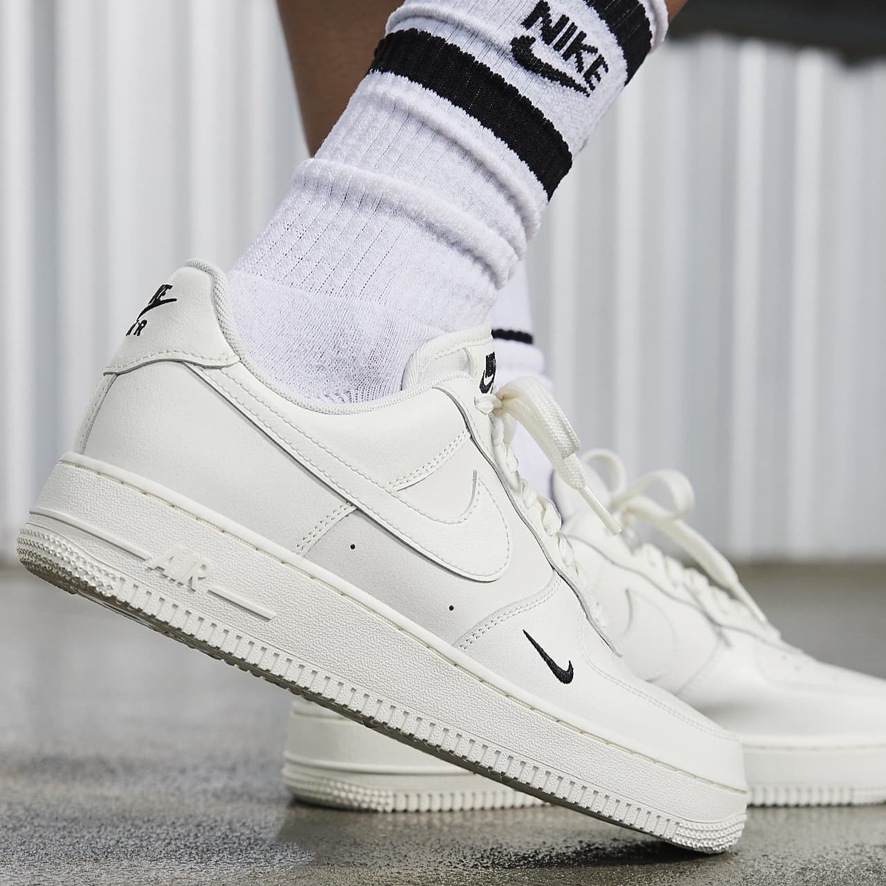 NIKE/耐克官方正品AIR FORCE 1空军一号女白色板鞋HQ  HF1058-133