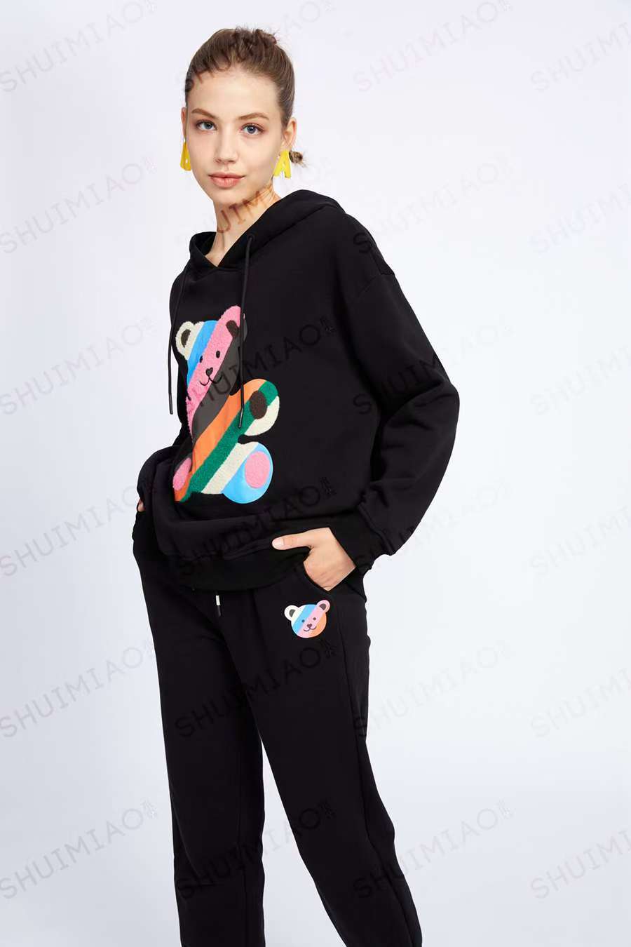 女款百搭连帽水淼时尚休闲加绒卫衣（福利）