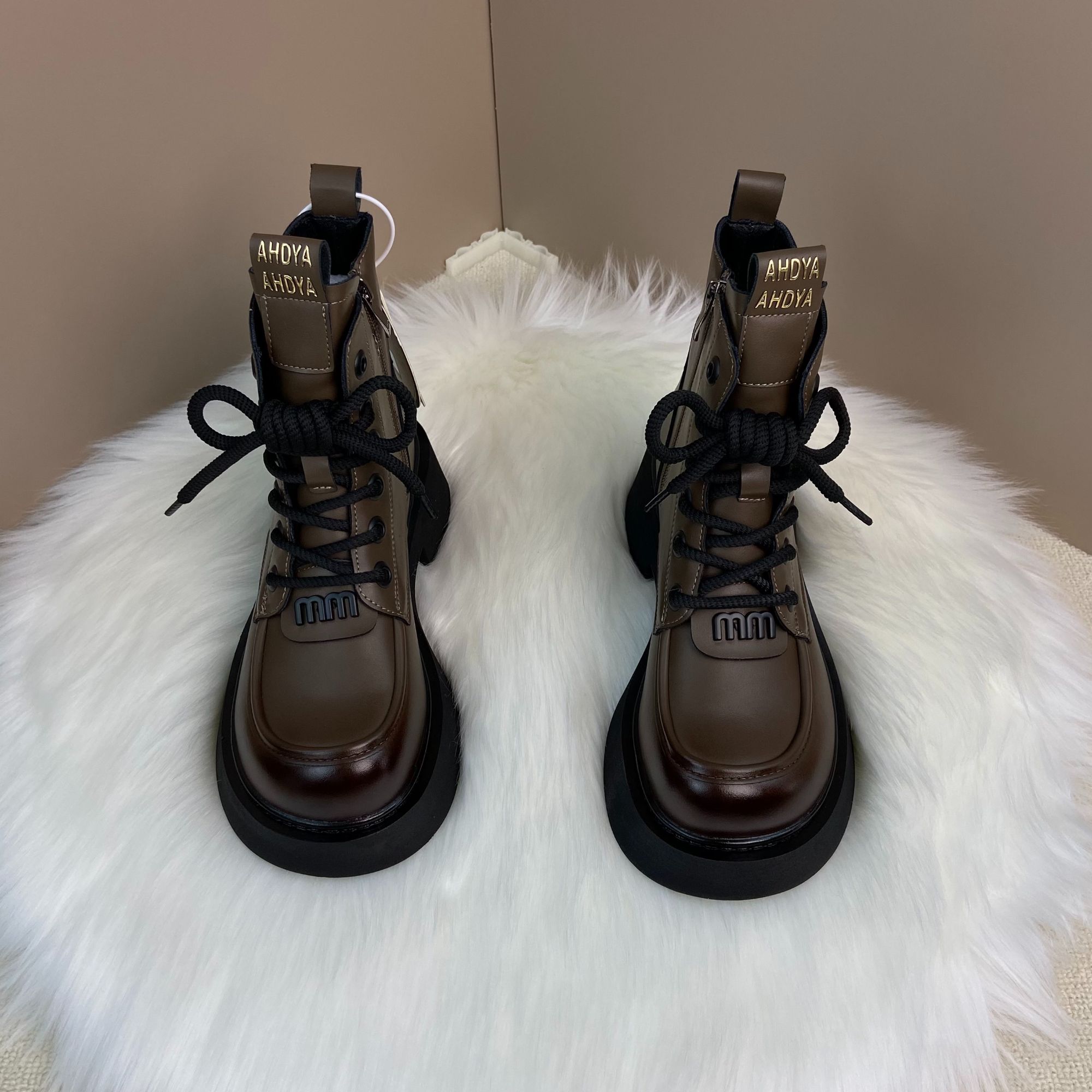 软皮爆款厚底瘦瘦靴马丁靴女2025秋冬新款舒适不累脚耐磨气质短靴