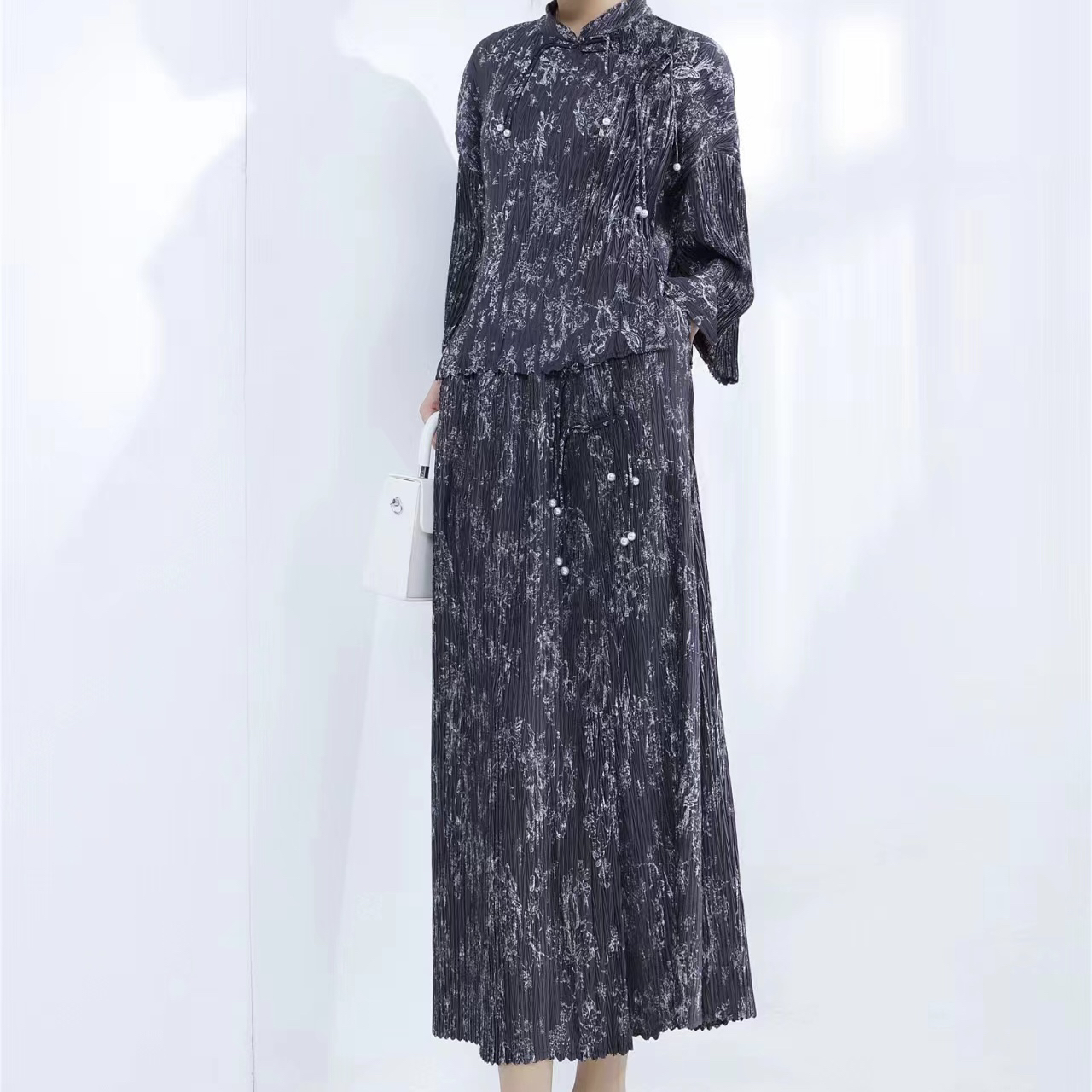 压褶皱碎花显瘦套裙