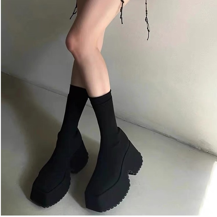 百丽纯爱网红辣妹洋气时尚靴2023秋短靴女增高厚底中筒靴方头弹力