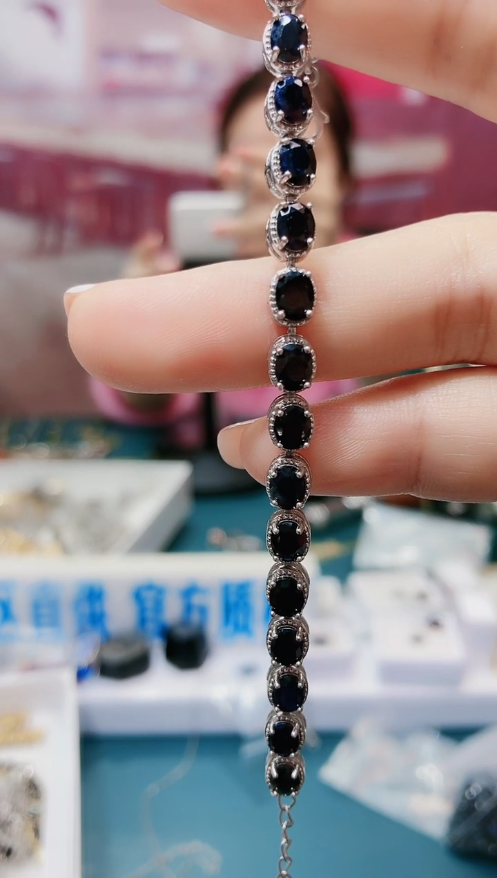 【闪购商品】蓝宝石手链银S925镶嵌一条