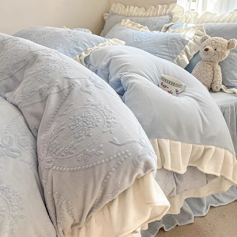 顺丰包邮冬天公主风雕花牛奶绒床上四件套加绒双面绒花边被套床单