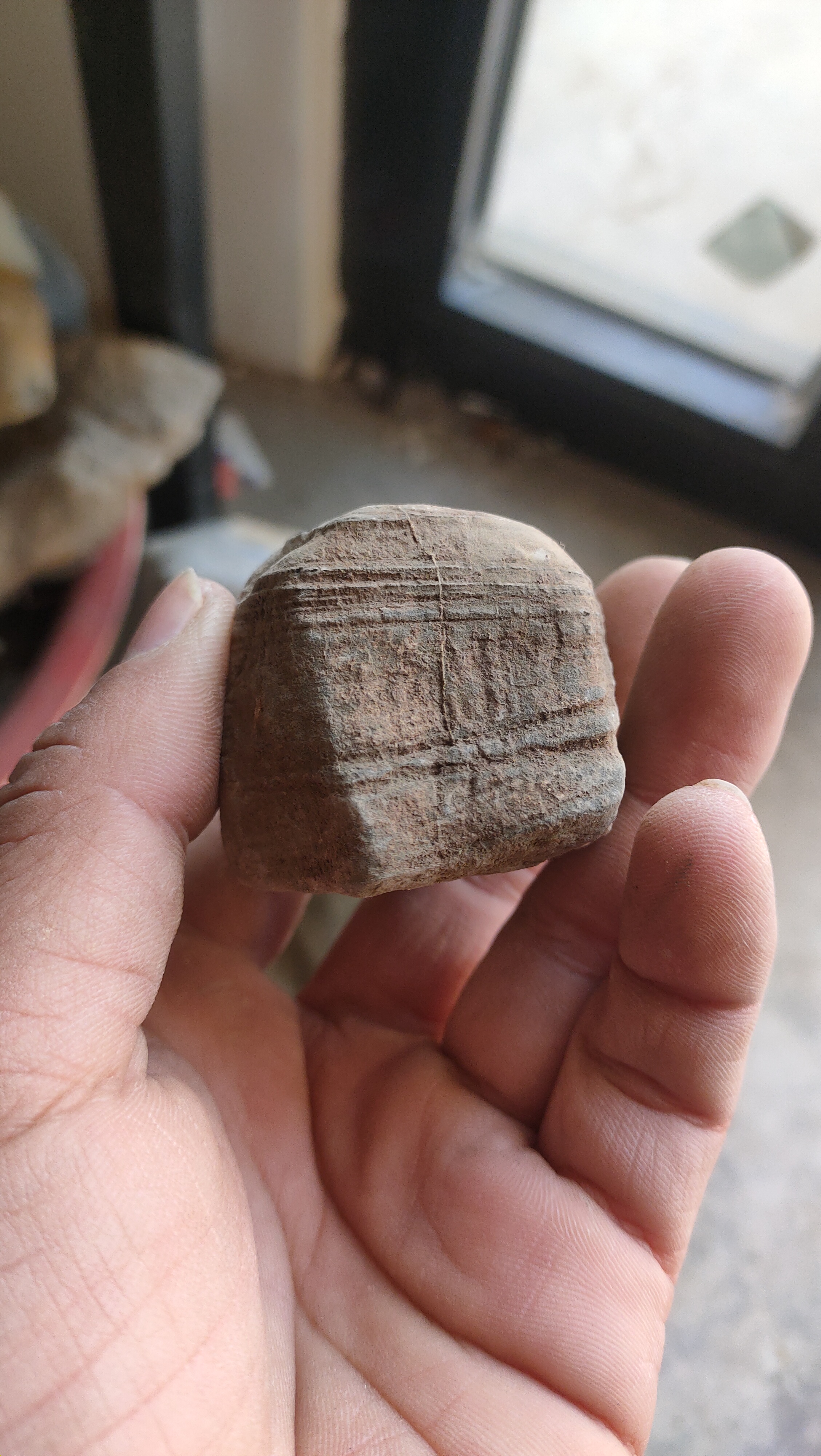 灵璧石，一拍一付米