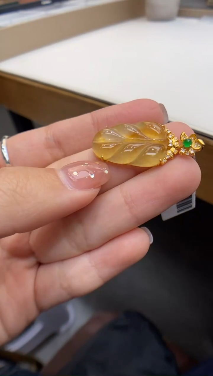 【闪购商品】翡翠颈饰18K金镶嵌叶子