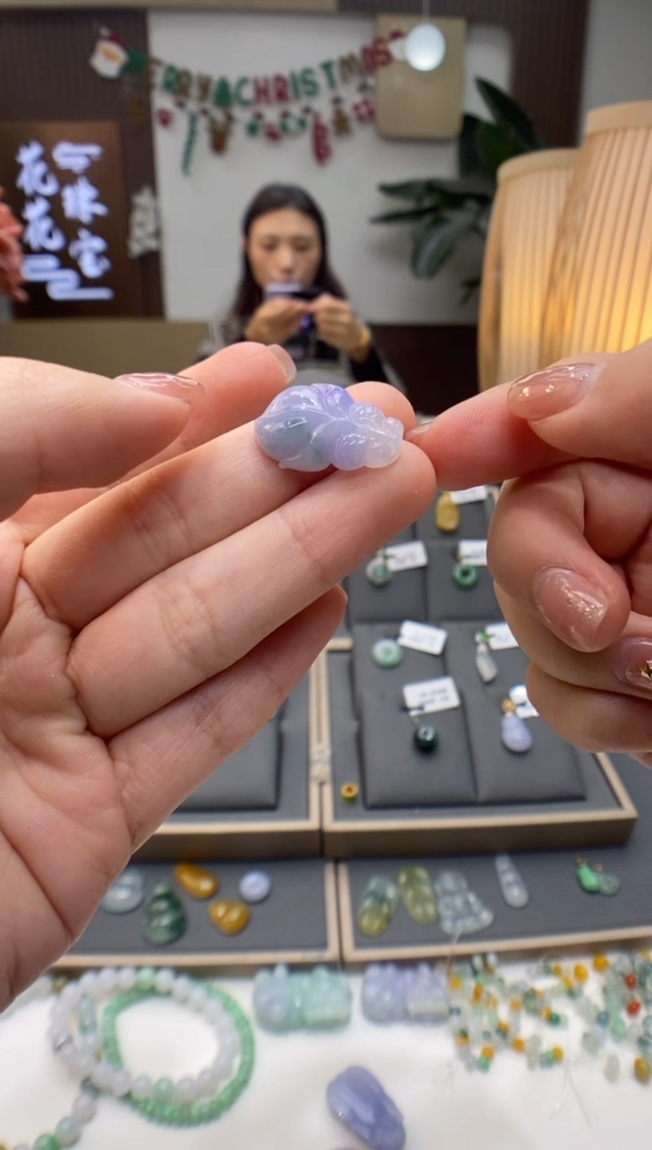 【闪购商品】翡翠颈饰未镶嵌金鱼