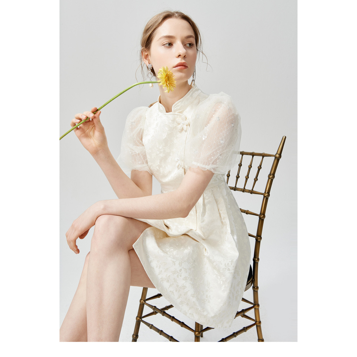 【高高甄选】卓雅周末刺绣网纱泡泡袖花朵气质连衣裙EJWCBZ57