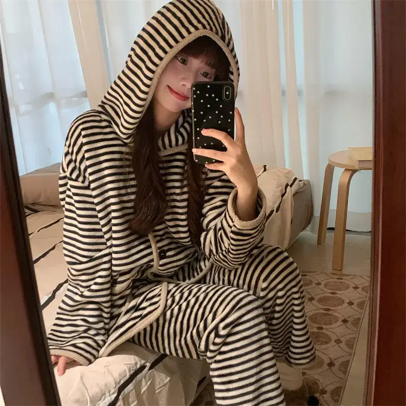 【喜韵】秋冬条纹连帽珊瑚绒睡衣女加厚法兰绒居家服套装可外穿