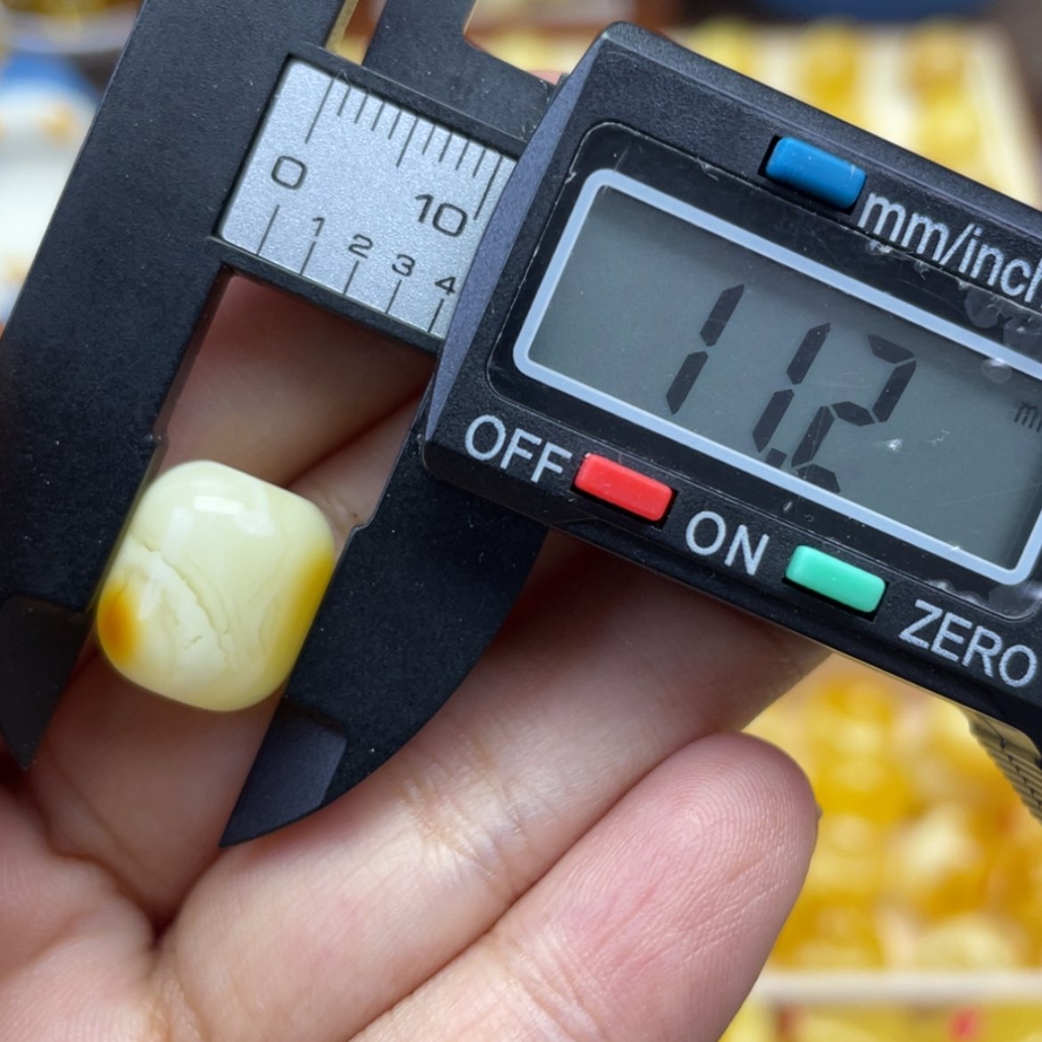 【闪购商品】琥珀裸石未镶嵌